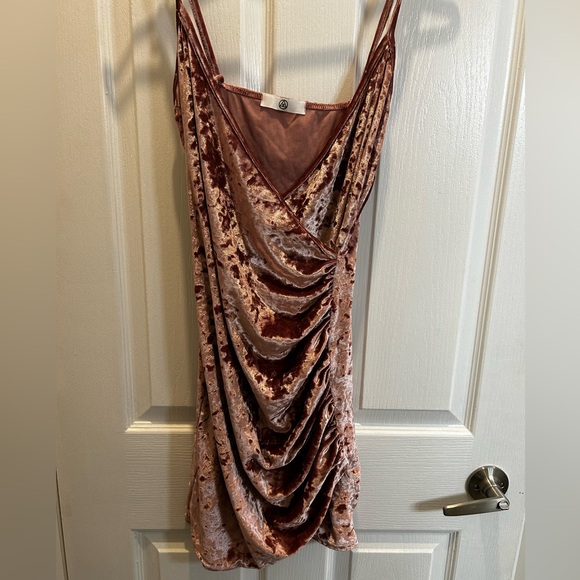 Pink Ruched Bodycon Mini Dress V-Neck - Picture 2 of 2